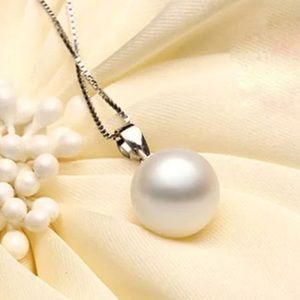 Minimalist Sterling Silver Pearl Necklace